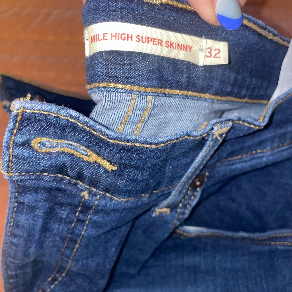 Women's Levi's - Picture 2 of 3